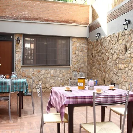 Cozy Vatican Flat With Courtyard Apartamento *