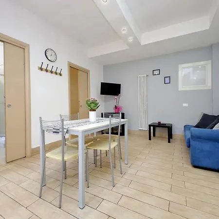 Cozy Vatican Flat With Courtyard