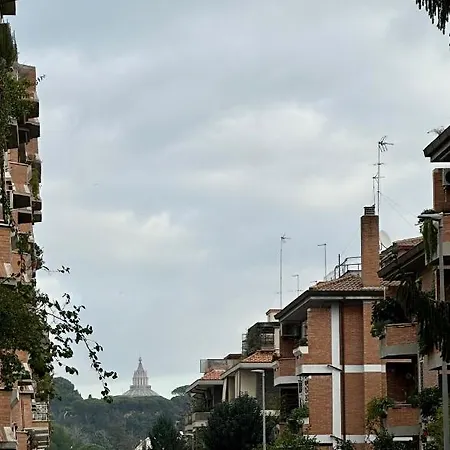 Cozy Vatican Flat With Courtyard Apartamento