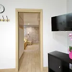 Apartment Cozy Vatican Flat With Courtyard Rome